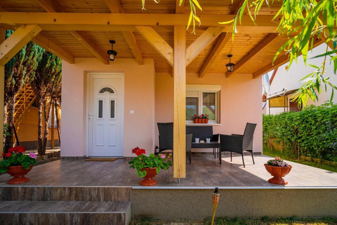 Harkány Pipacs Apartmanhaz מראה חיצוני תמונה
